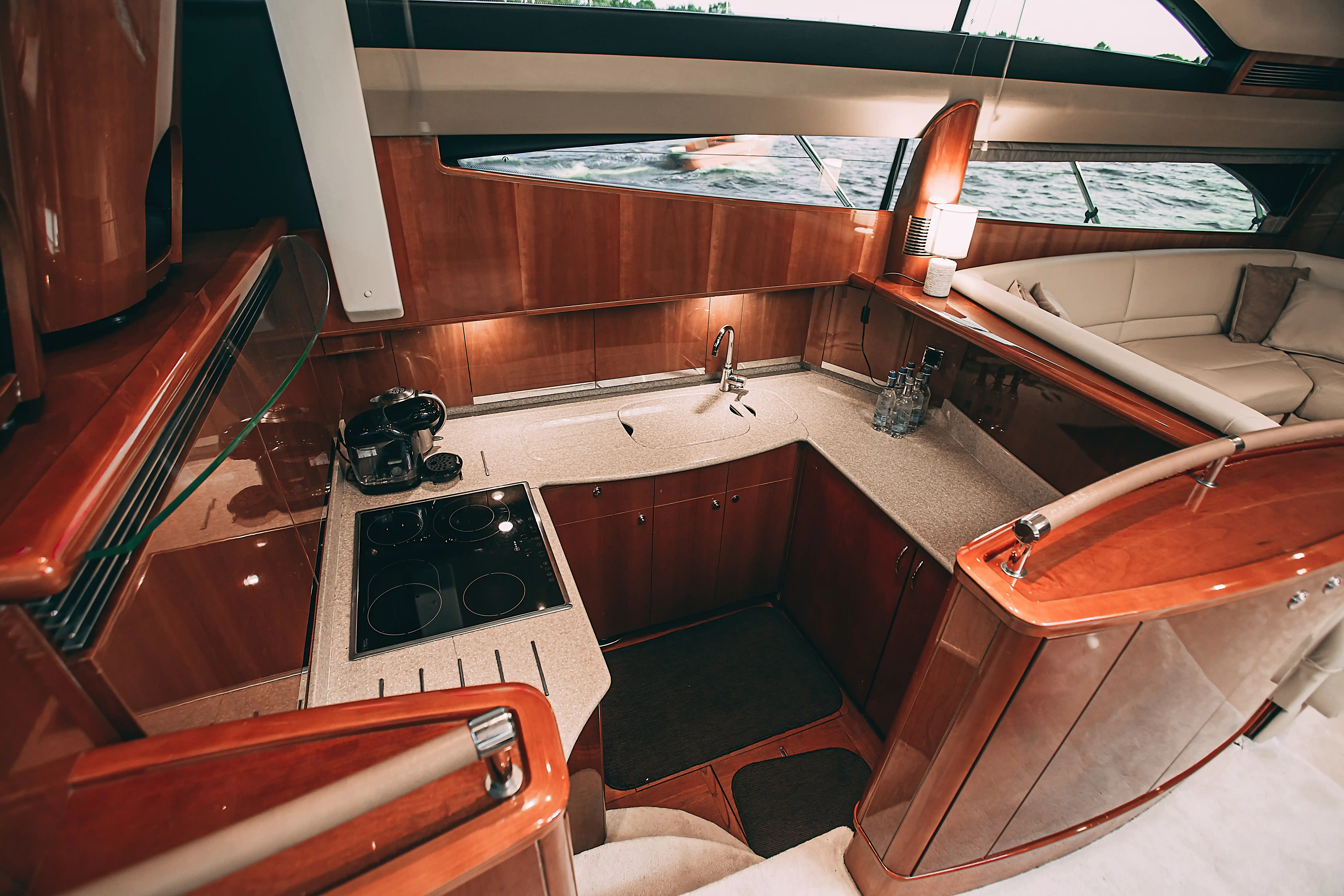 Яхта Princess 57 Esperanza image- 35